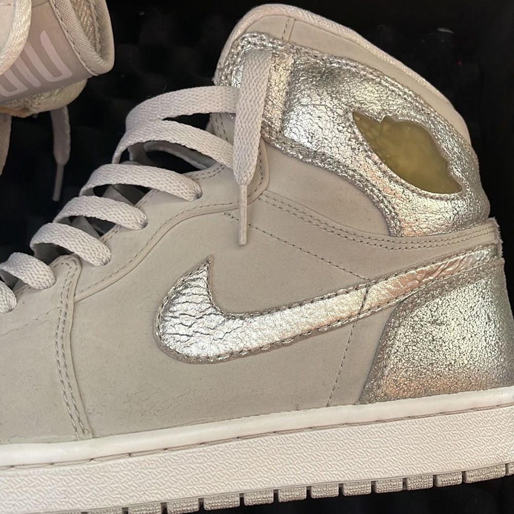 Nike Air Jordan 1 Retro High Neutral Grey Size 11 - Picture 3 of 7